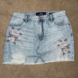 Hollister Embellished Blue Pink Mini Skirt Night Out Size 11 (Juniors)